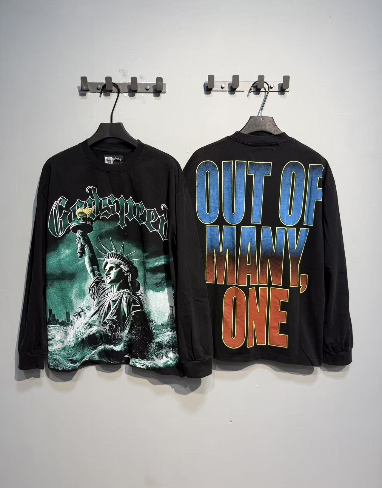 Godspeed Statue of Liberty Graphic Long-Sleeve T-Shirt — context