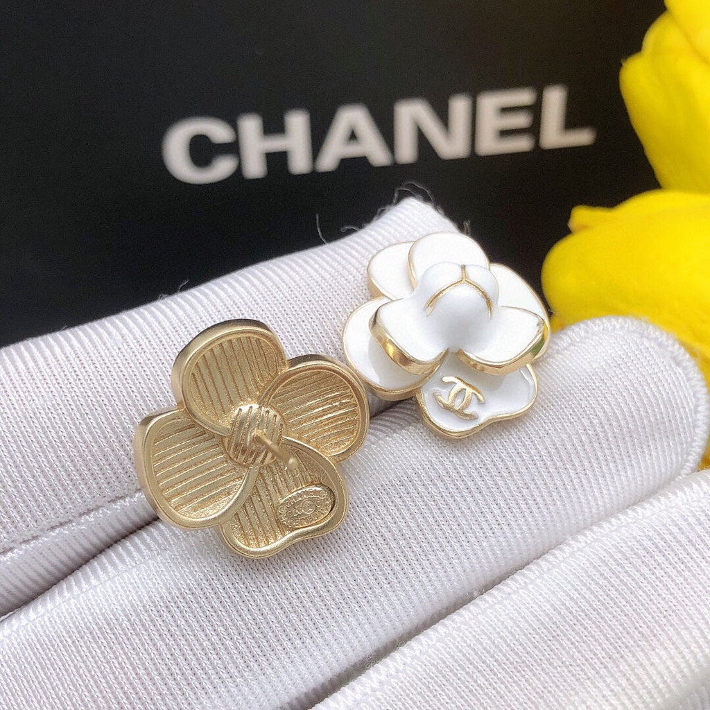 18K  Chanel Flower Pearl Earrings