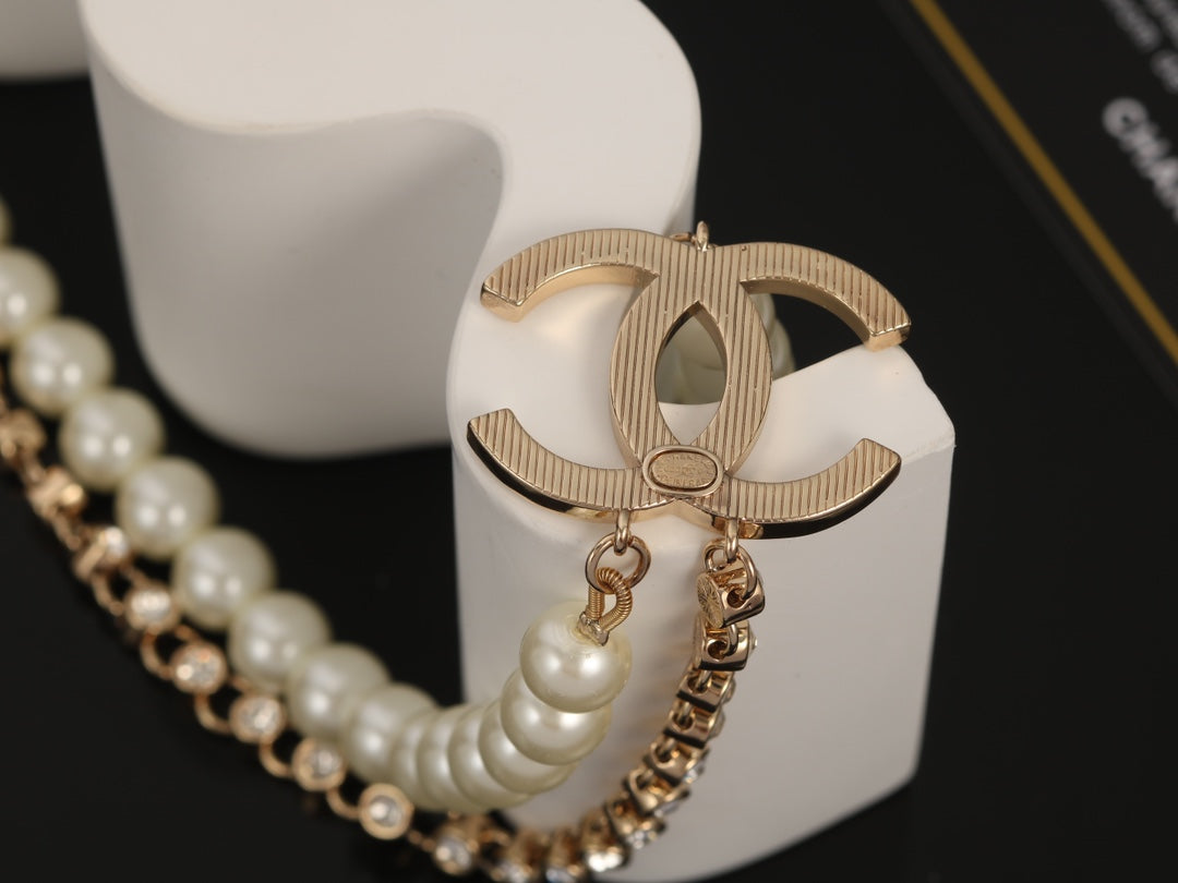18K  Chanel Pearls Necklace